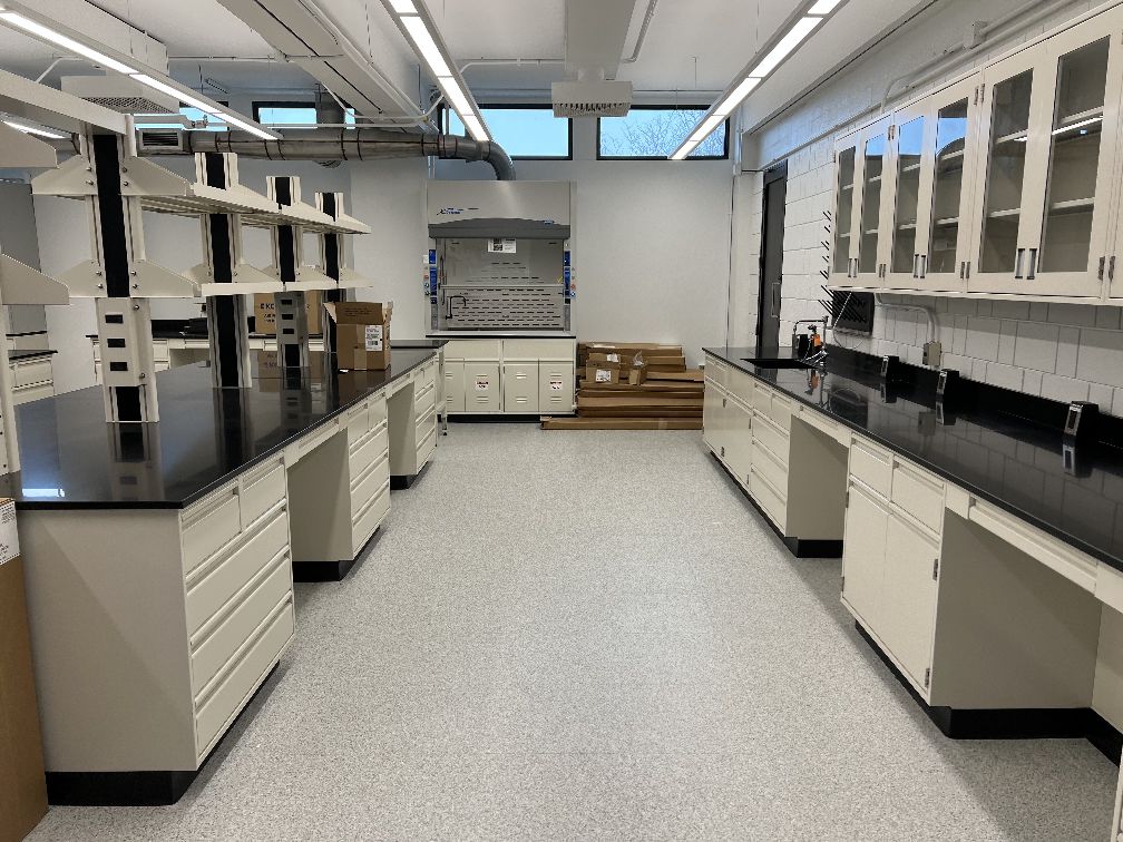 SelecTech Reports Stony Brook University Goes FreeStyle with Installation of BioLock tiles at New Lab