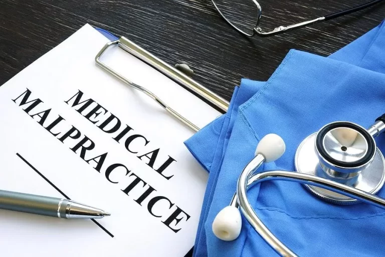 A Comprehensive Guide To Medical Malpractice Law and Lawsuits